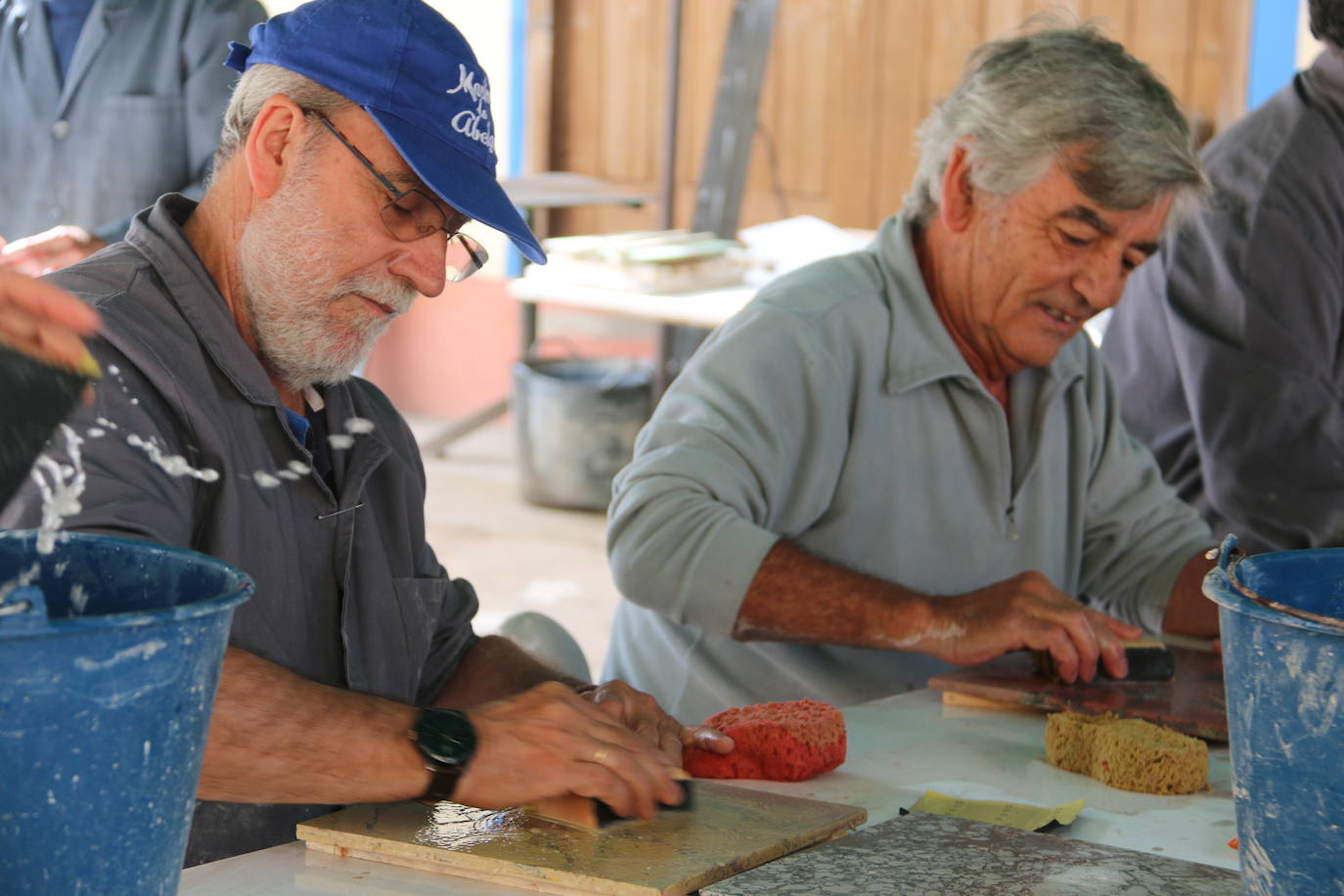 Este curso se ofertan 13 especialidades entre el 20 de junio y el 5 de agosto |Como novedad, dos profesores de la extinta escuela de restauración de Venecia imparten dos cursos de color y de estuco de mármol.