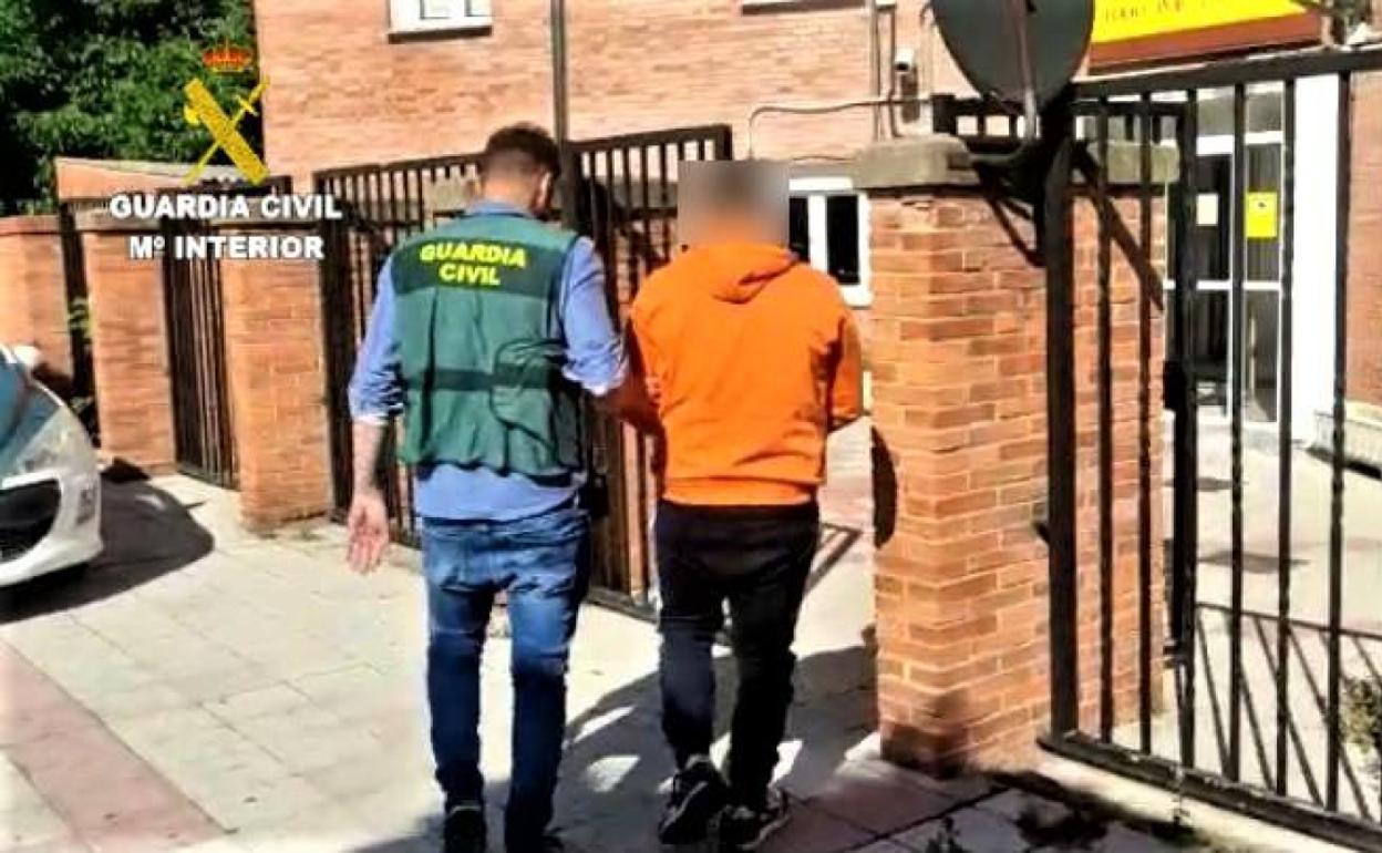 La operación Bopa se desarrolló a caballo entre Valencia y la jefatura de la Guardia Civil en Armunia.