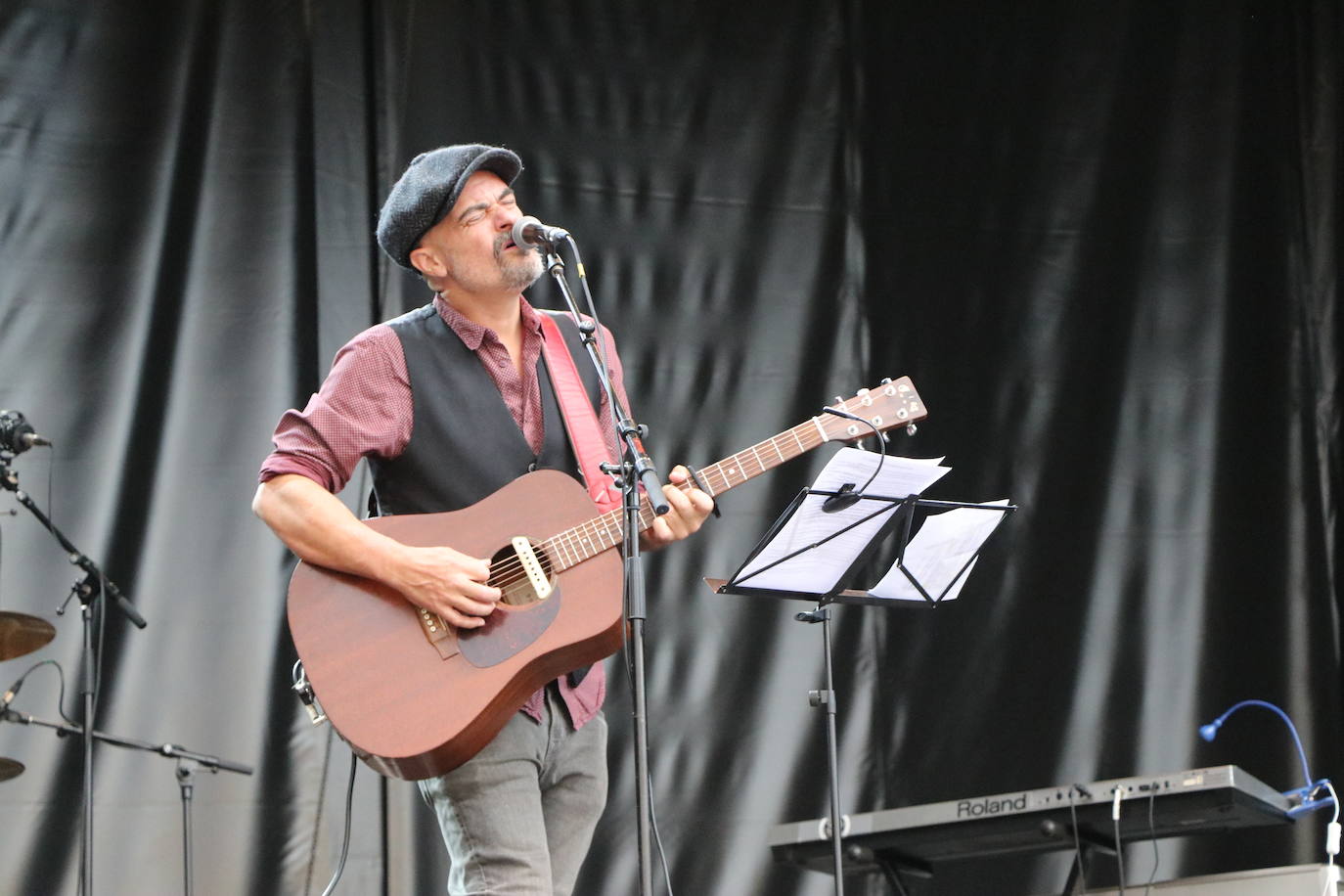 Humor y música mezclados para sacar la mejor sonrisa al público leonés