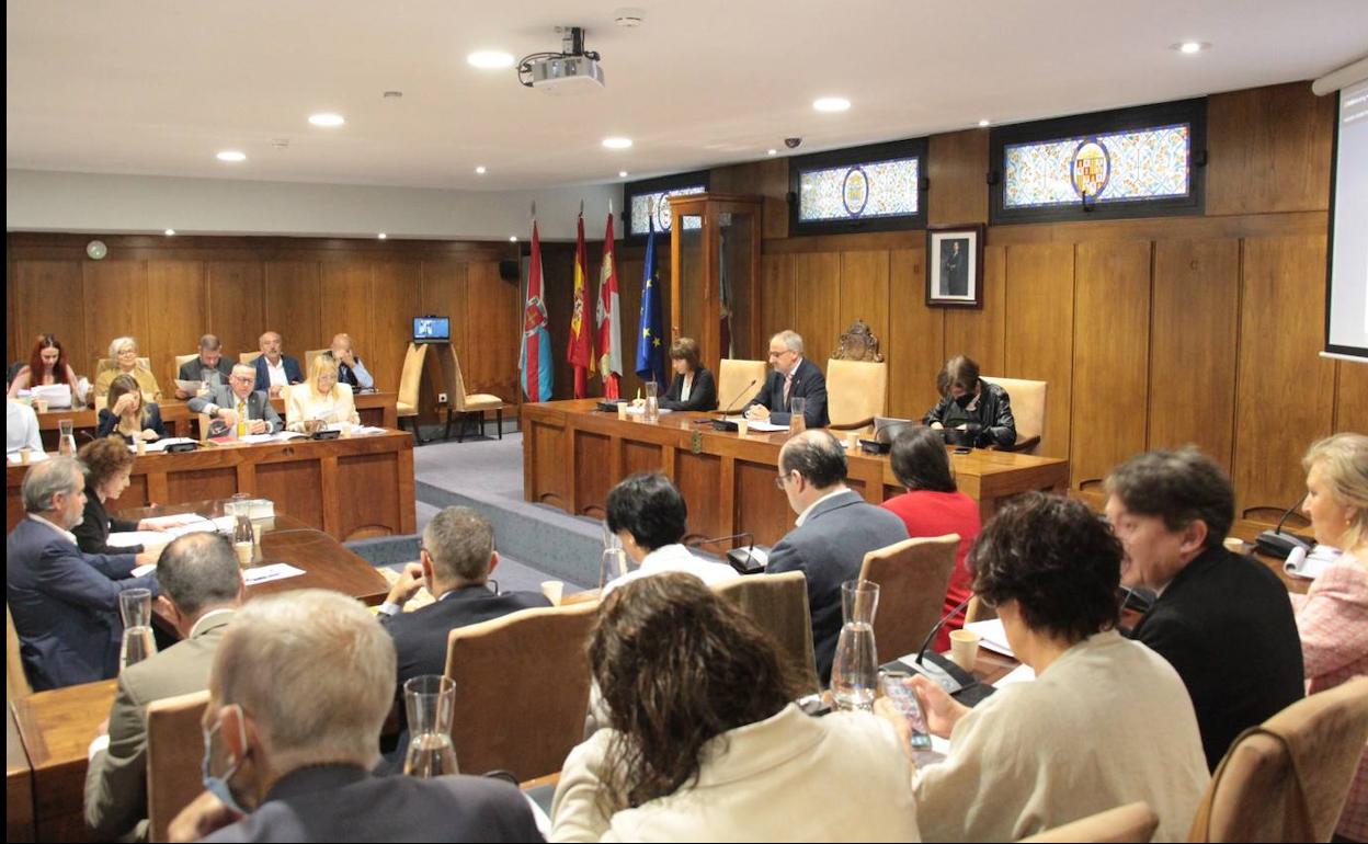Pleno ordinario celebrado este viernes en Ponferrada.