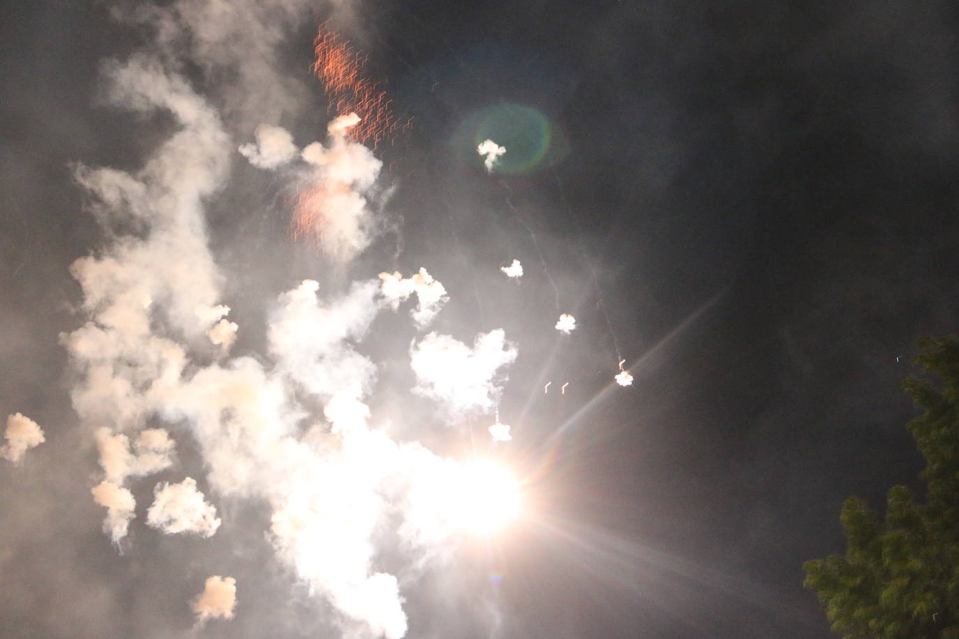 La lluvia hizo una pausa para León volviera a disfrutar de la noche más mágica 
