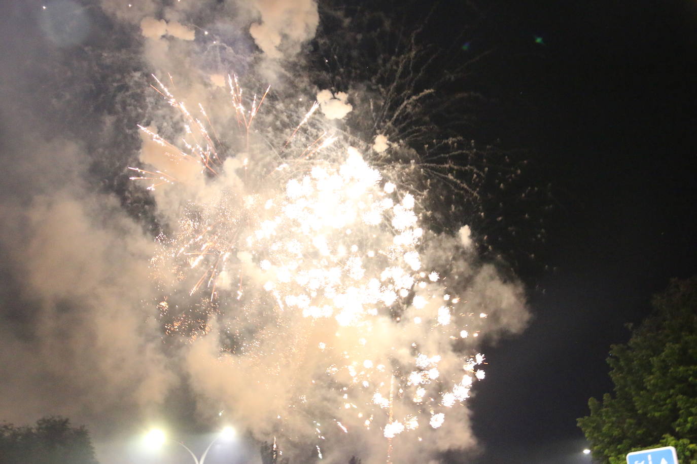 La lluvia hizo una pausa para León volviera a disfrutar de la noche más mágica 