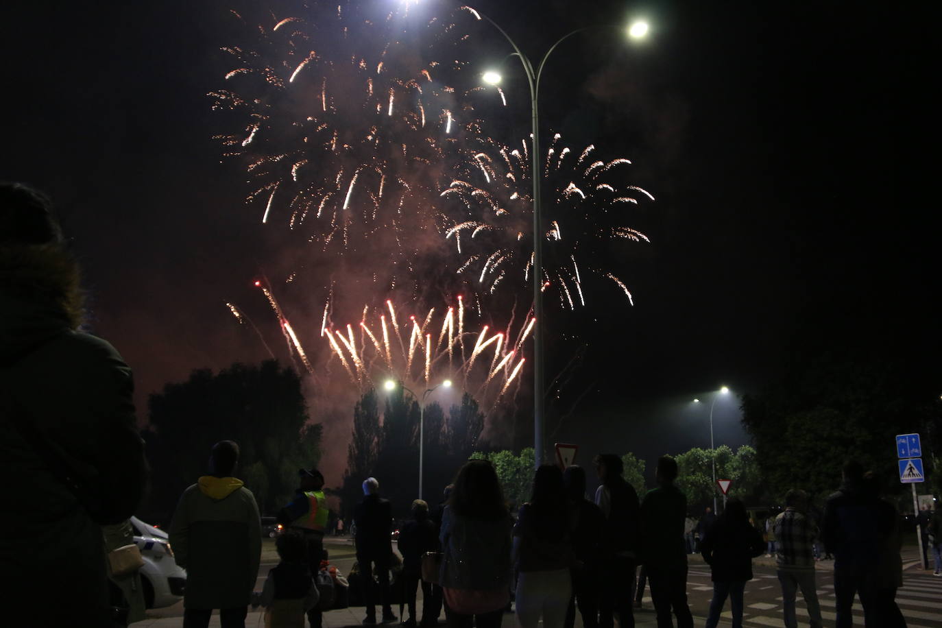 La lluvia hizo una pausa para León volviera a disfrutar de la noche más mágica 