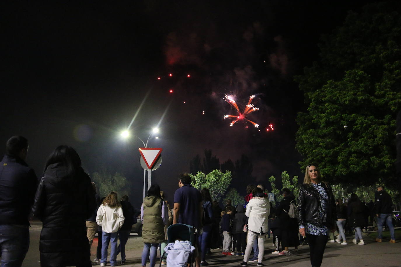 La lluvia hizo una pausa para León volviera a disfrutar de la noche más mágica 