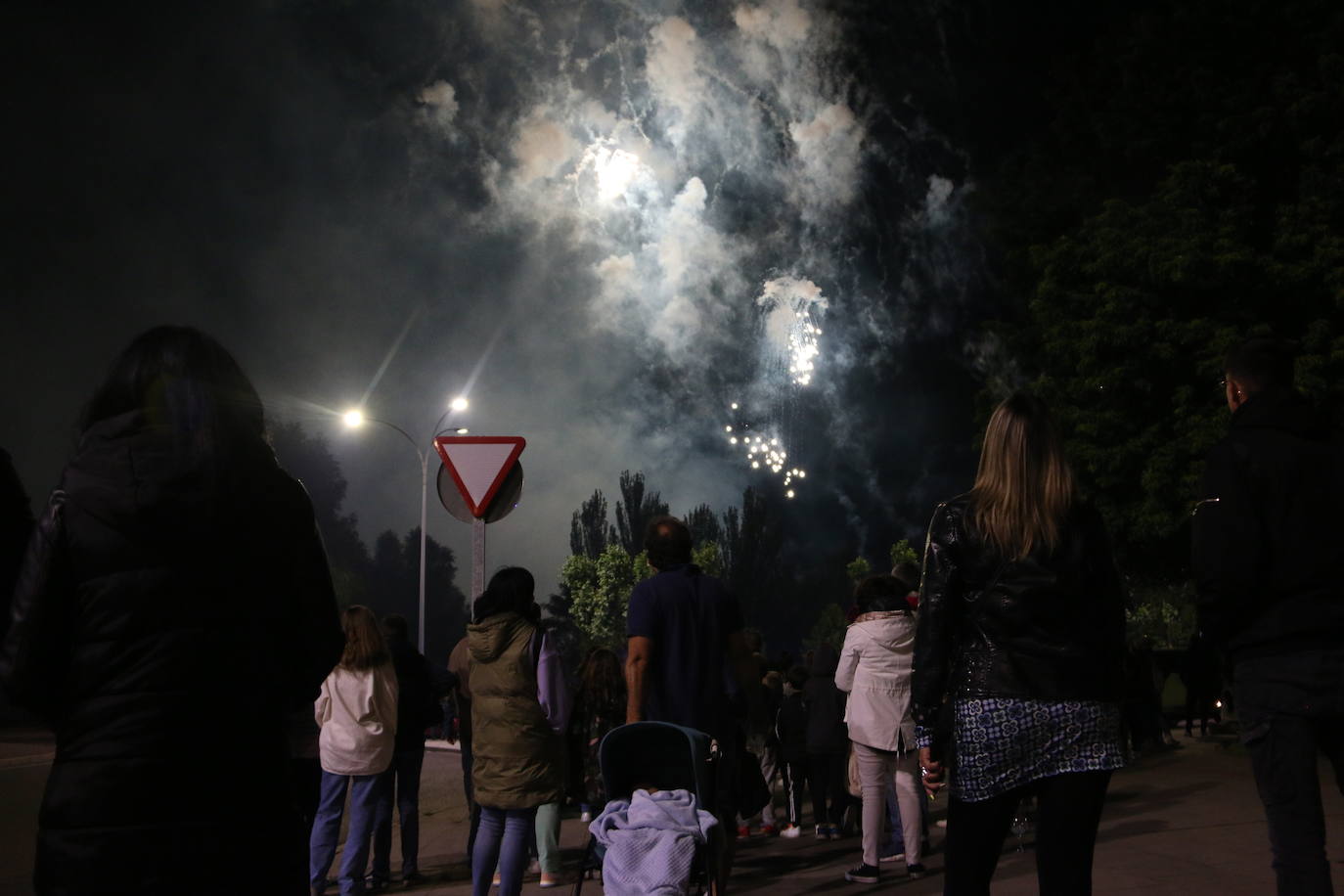 La lluvia hizo una pausa para León volviera a disfrutar de la noche más mágica 