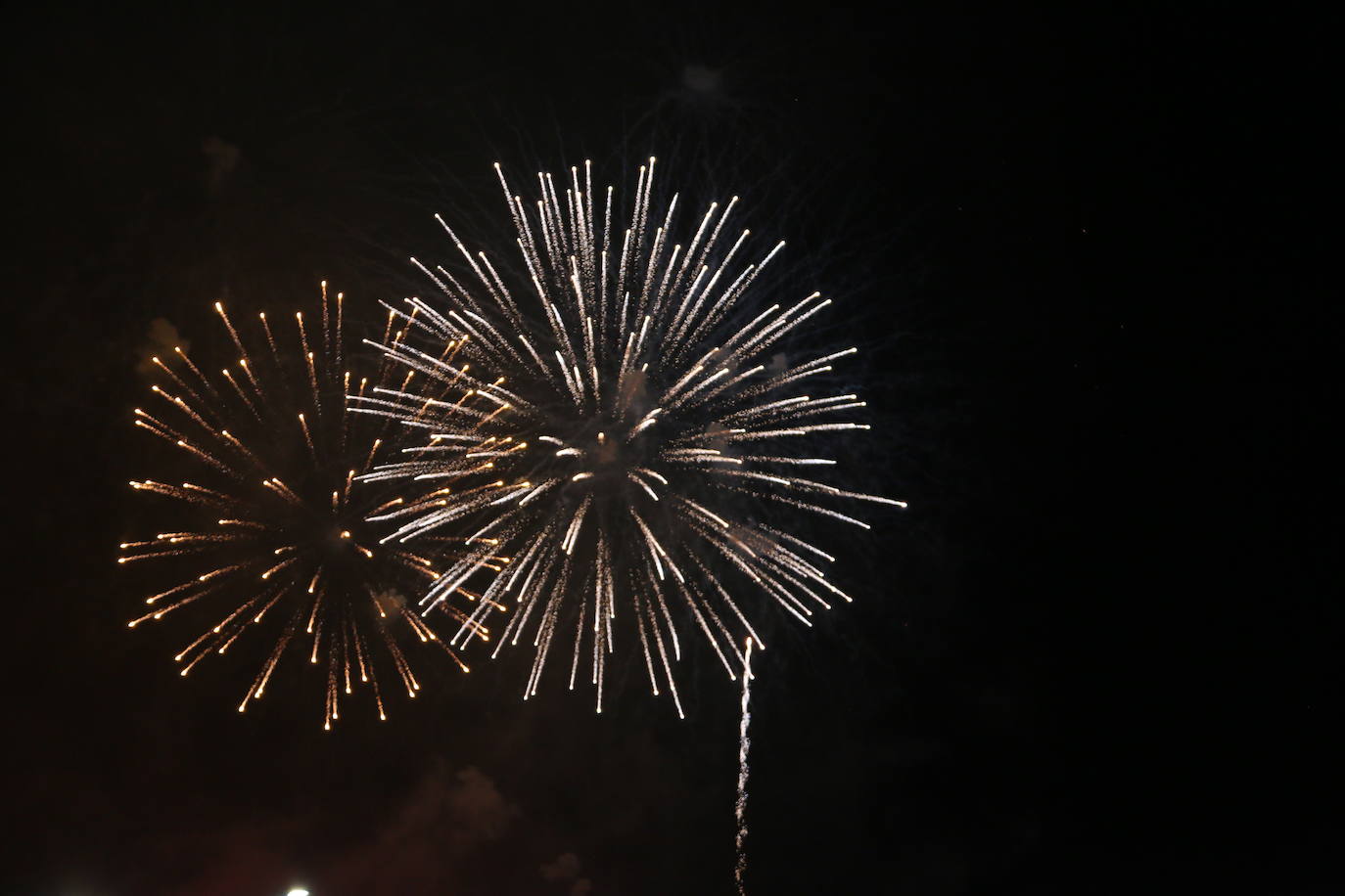 La lluvia hizo una pausa para León volviera a disfrutar de la noche más mágica 