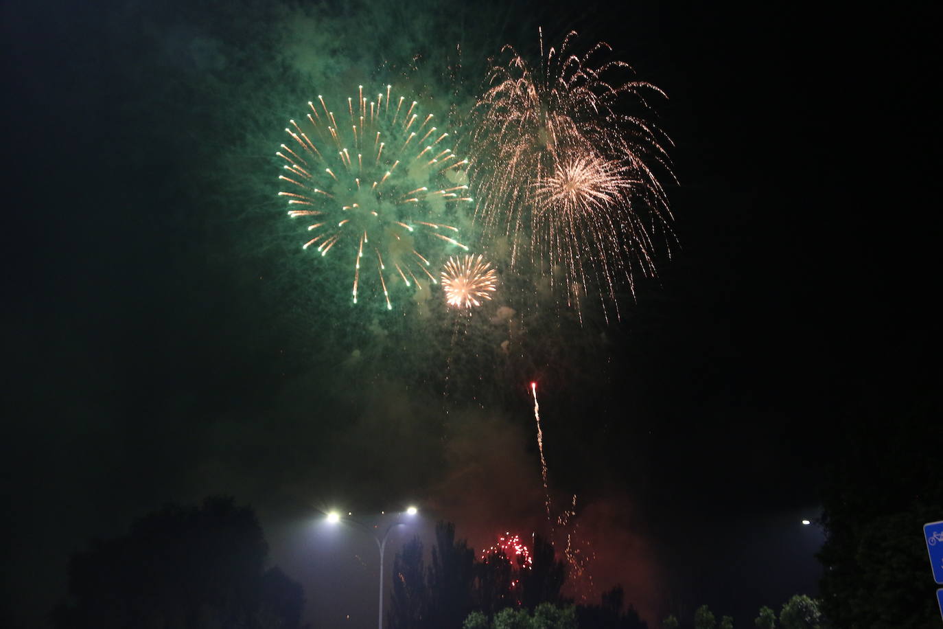 La lluvia hizo una pausa para León volviera a disfrutar de la noche más mágica 