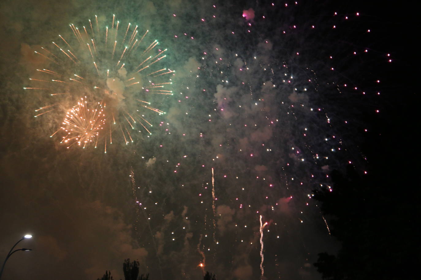 La lluvia hizo una pausa para León volviera a disfrutar de la noche más mágica 
