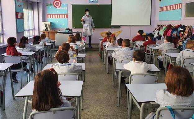 Los sindicatos señalan que los ratios de alumnos por aula en León son superiores a lo recomendado.