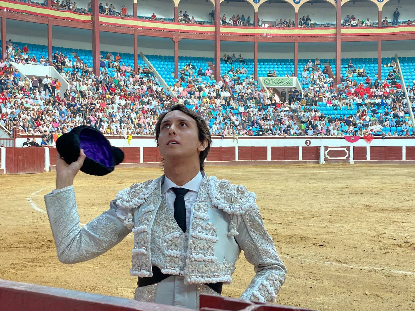 Imágenes de la segunda corrida de toros de las fiestas de León. 