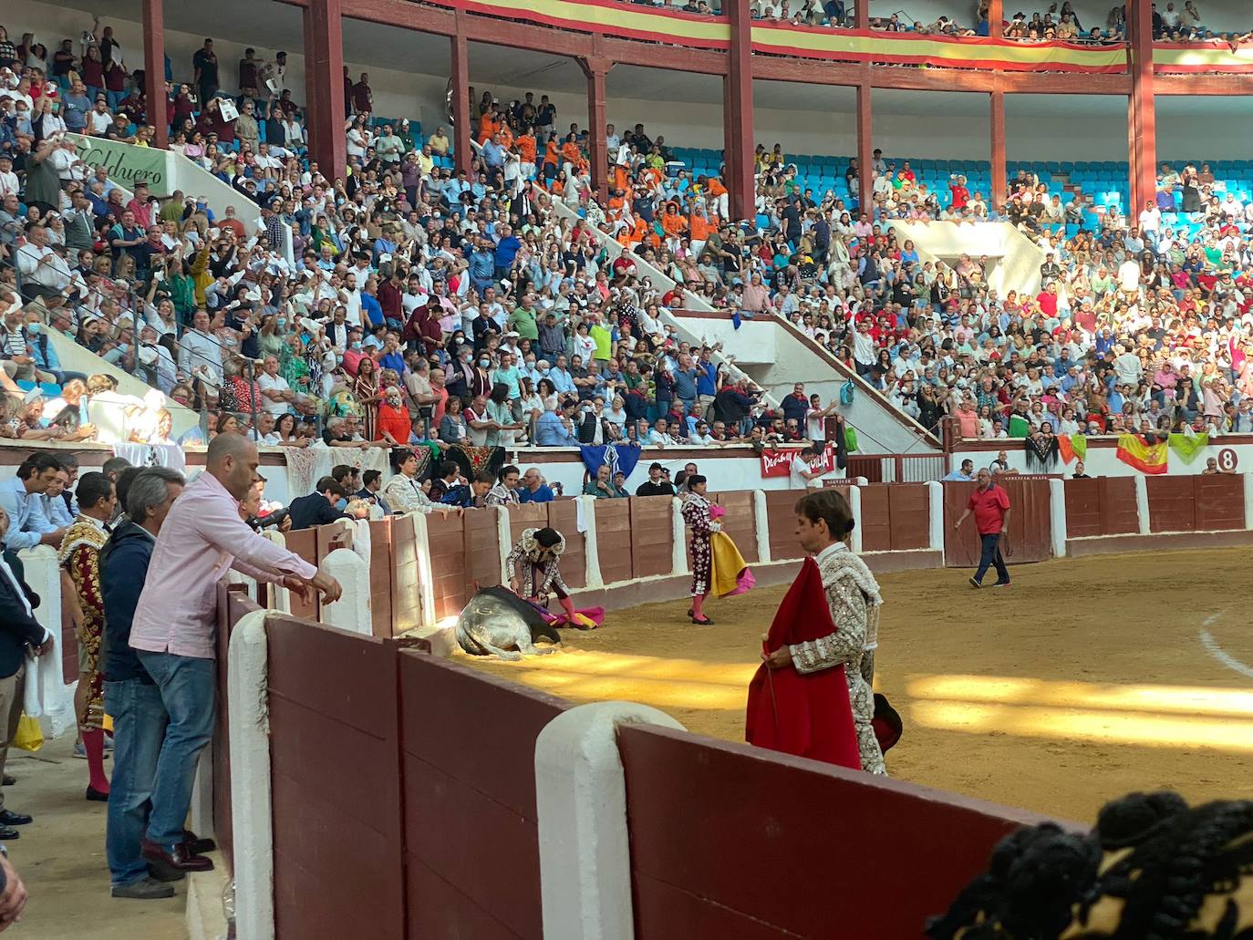 Imágenes de la segunda corrida de toros de las fiestas de León. 