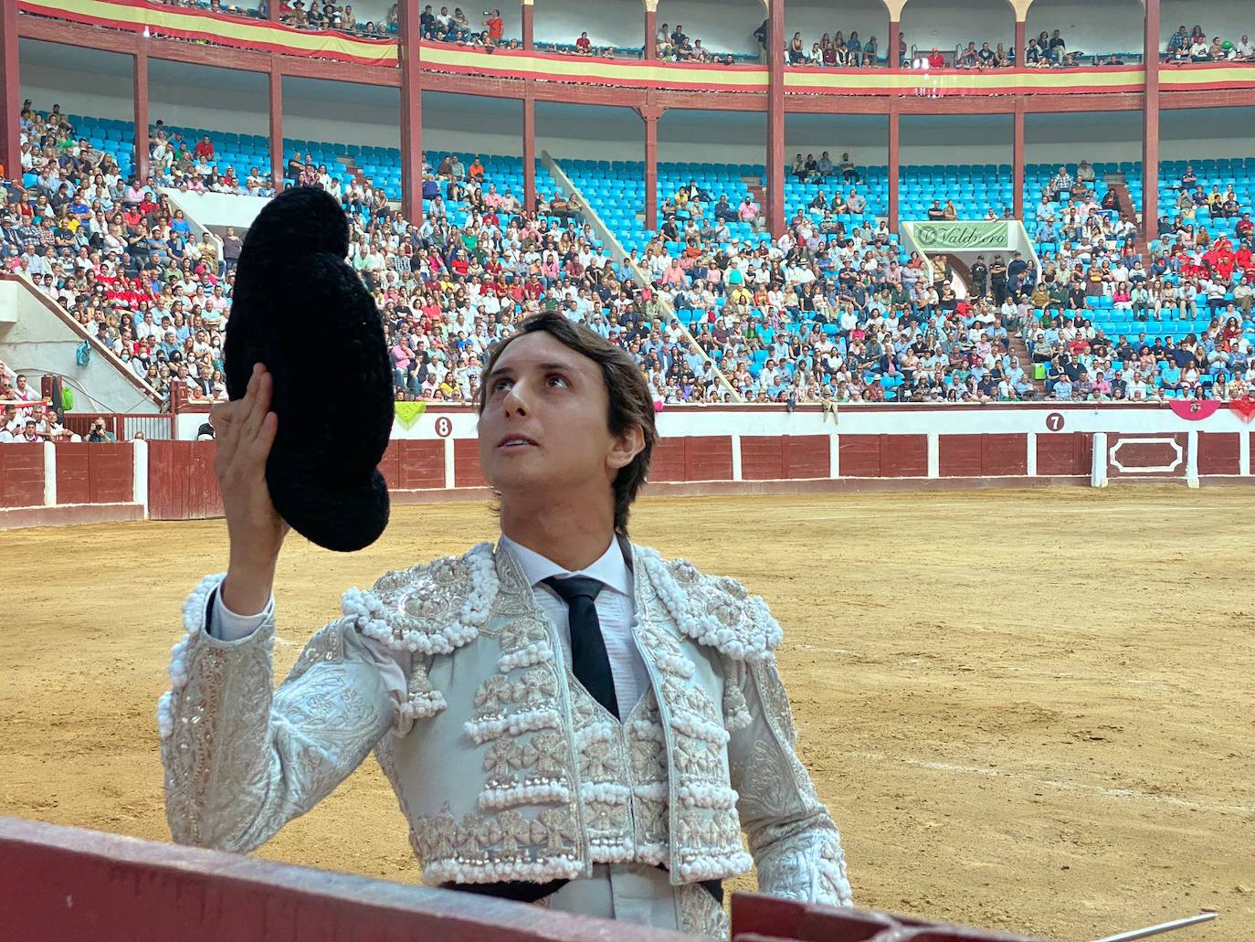 Imágenes de la segunda corrida de toros de las fiestas de León. 