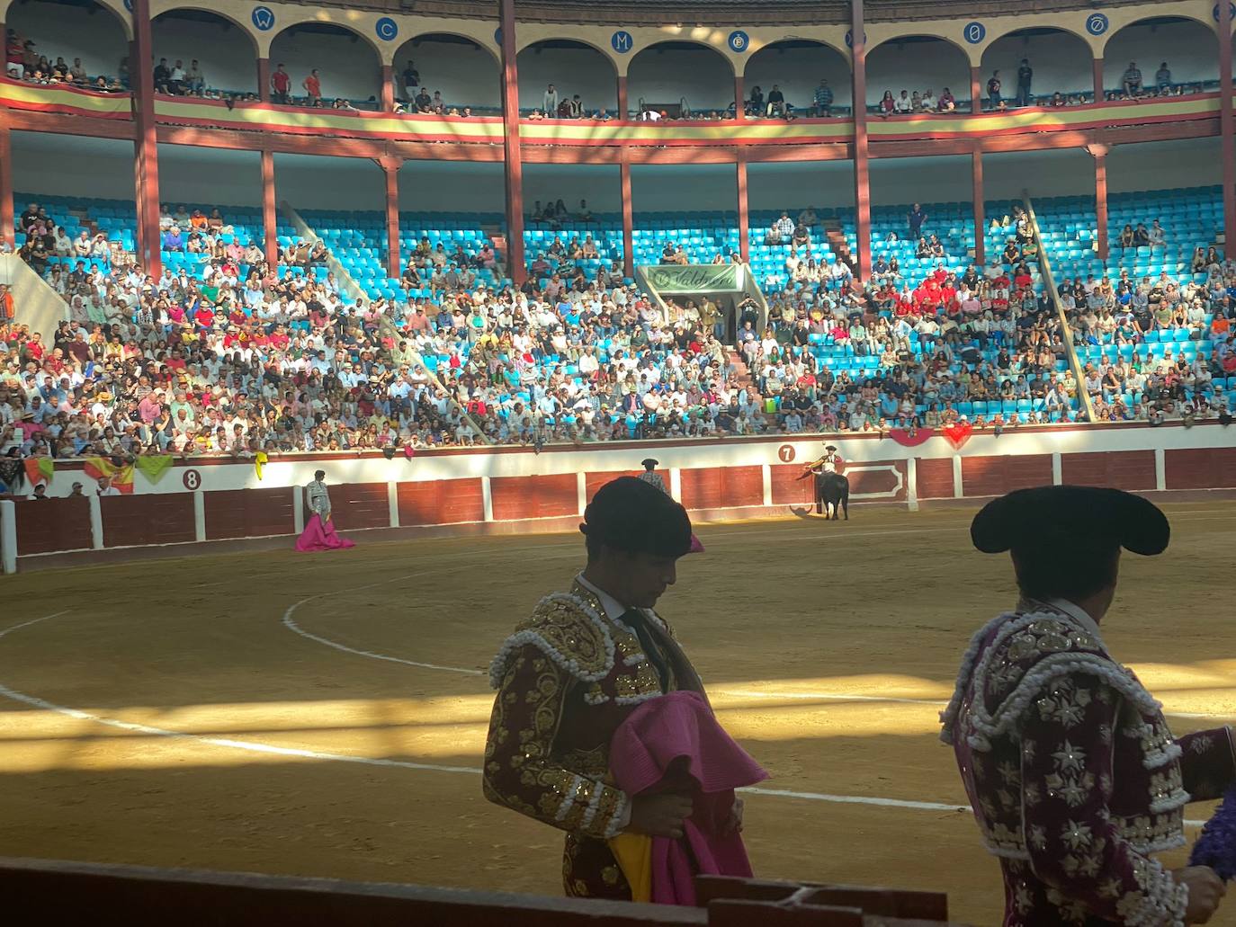 Imágenes de la segunda corrida de toros de las fiestas de León. 