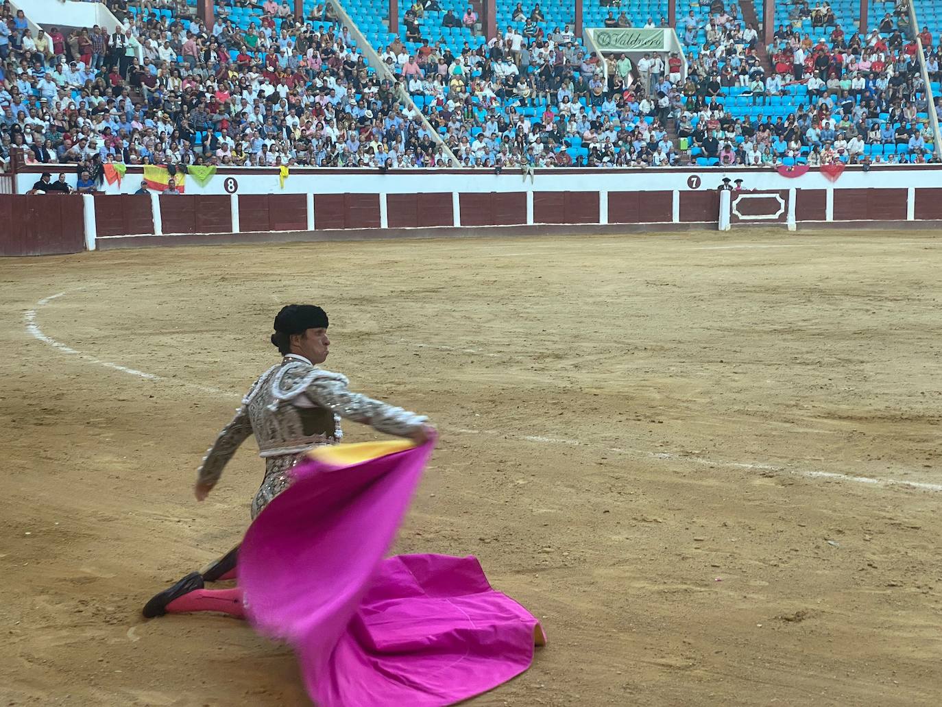 Imágenes de la segunda corrida de toros de las fiestas de León. 