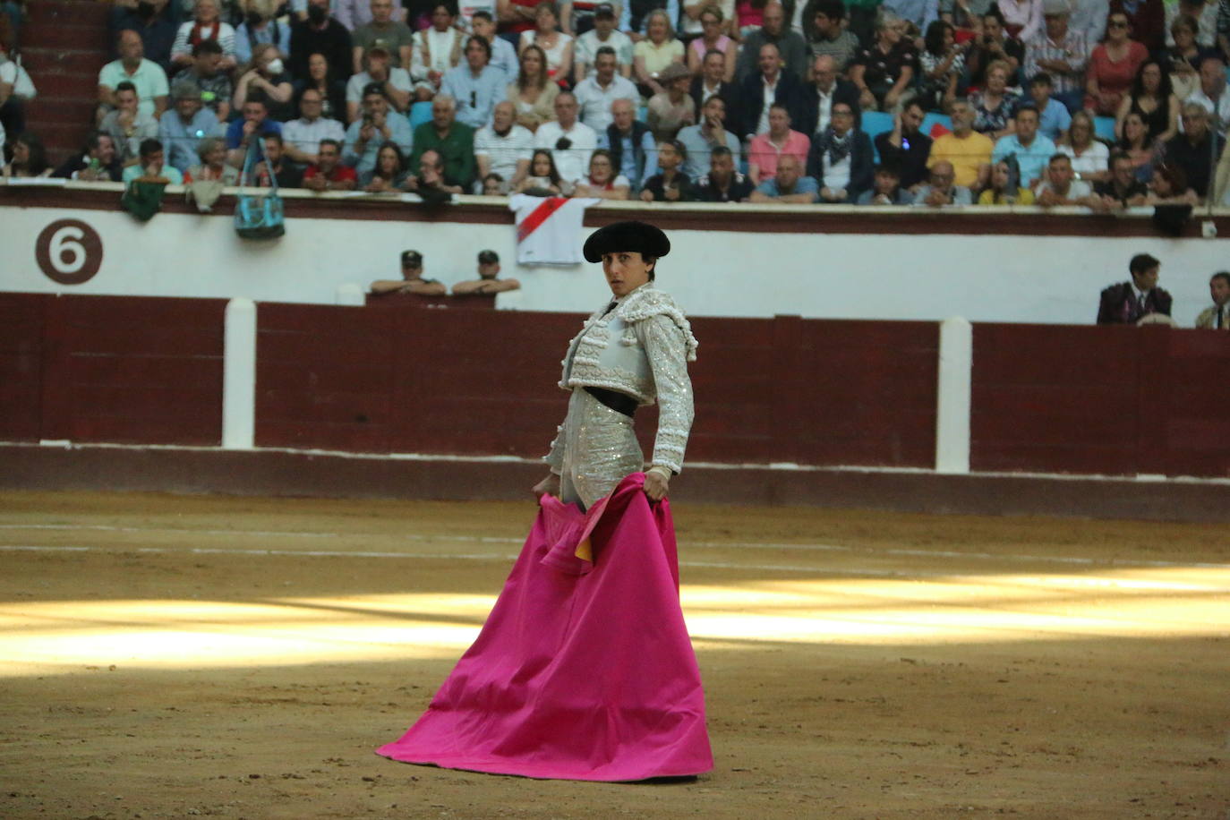 Manzanares durante un lance de la corrida