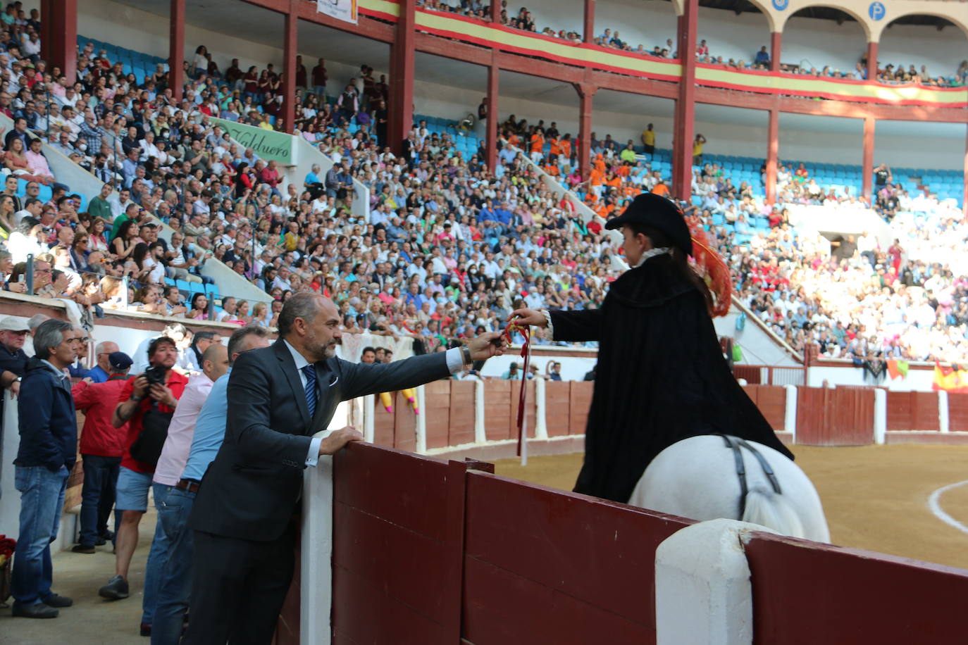 Manzanares durante un lance de la corrida