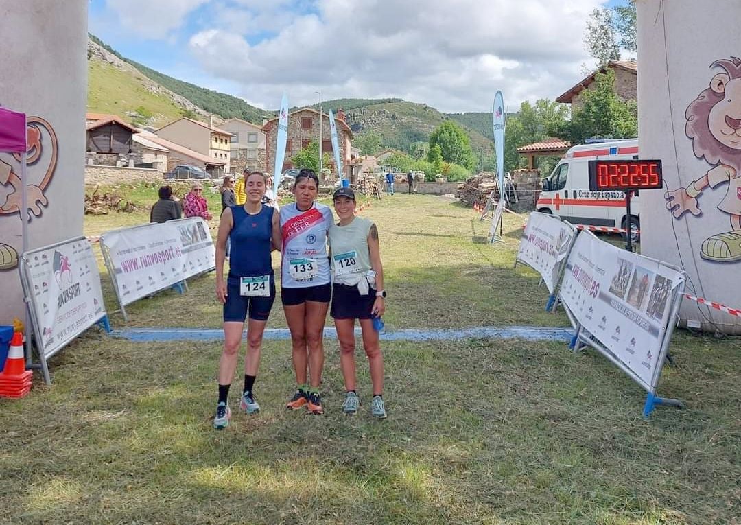Víctor García y Ángela Tejeror se cuelgan la corona en la Reina Trail. Iván Hospital y Jaquline López se proclaman vencedores de la prueba corta, la 'Besande Trail'. 