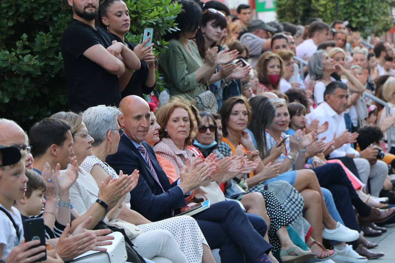 Desfile de moda de jóvenes diseñadores de León. 