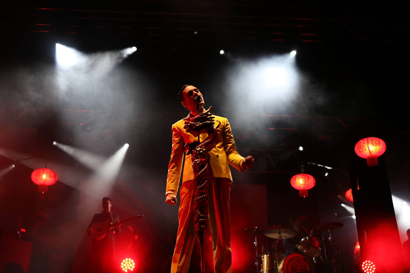 Miss Caffeina sobre el escenario de León. 