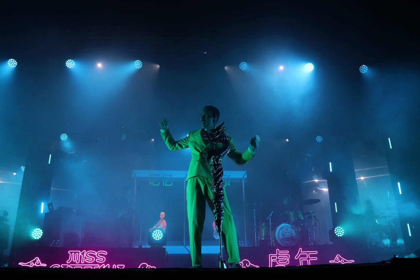 Miss Caffeina sobre el escenario de León. 