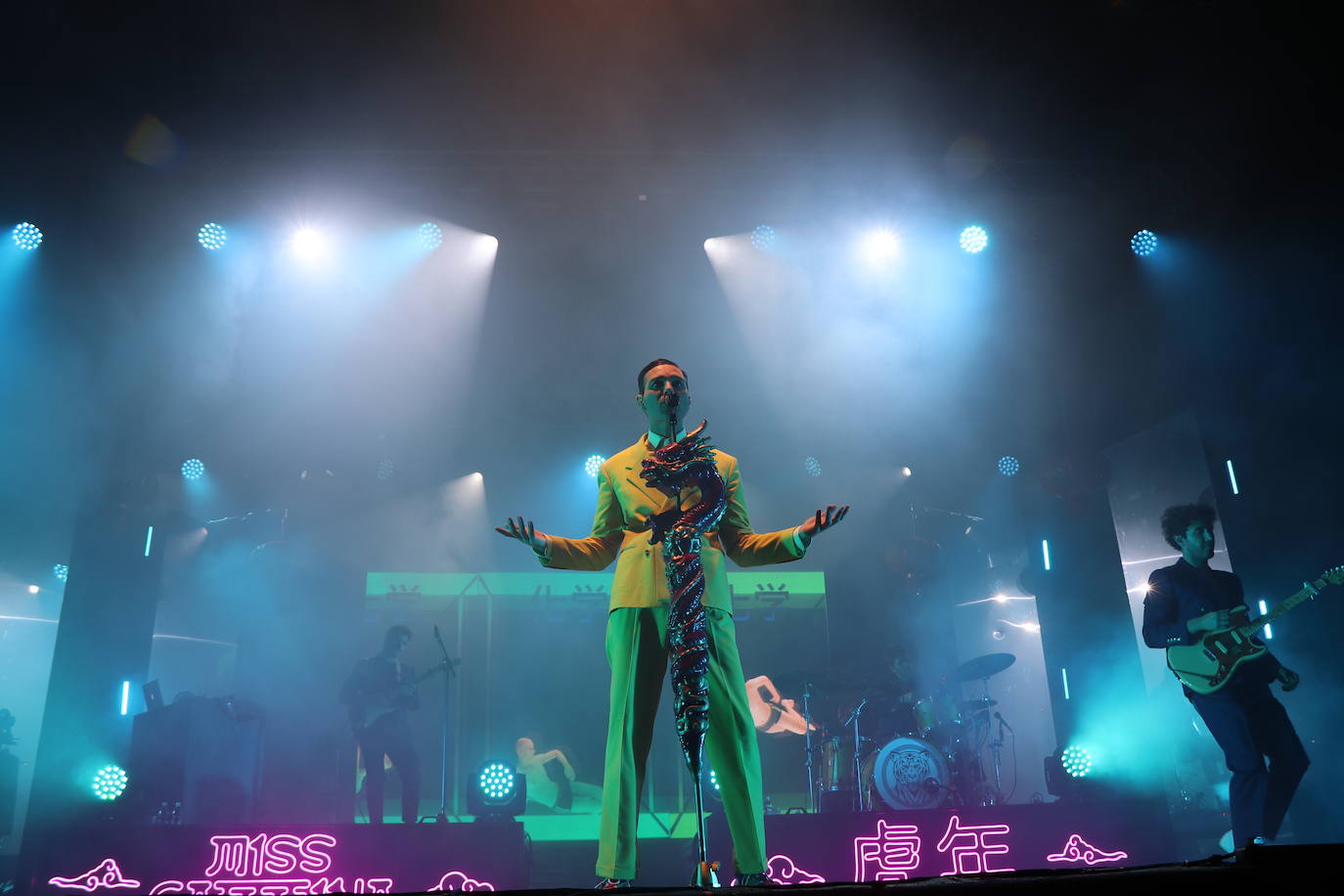 Miss Caffeina sobre el escenario de León. 