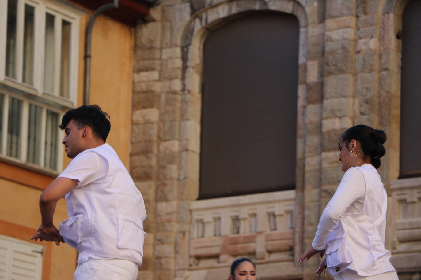 Actuación de Cras Dance en León. 