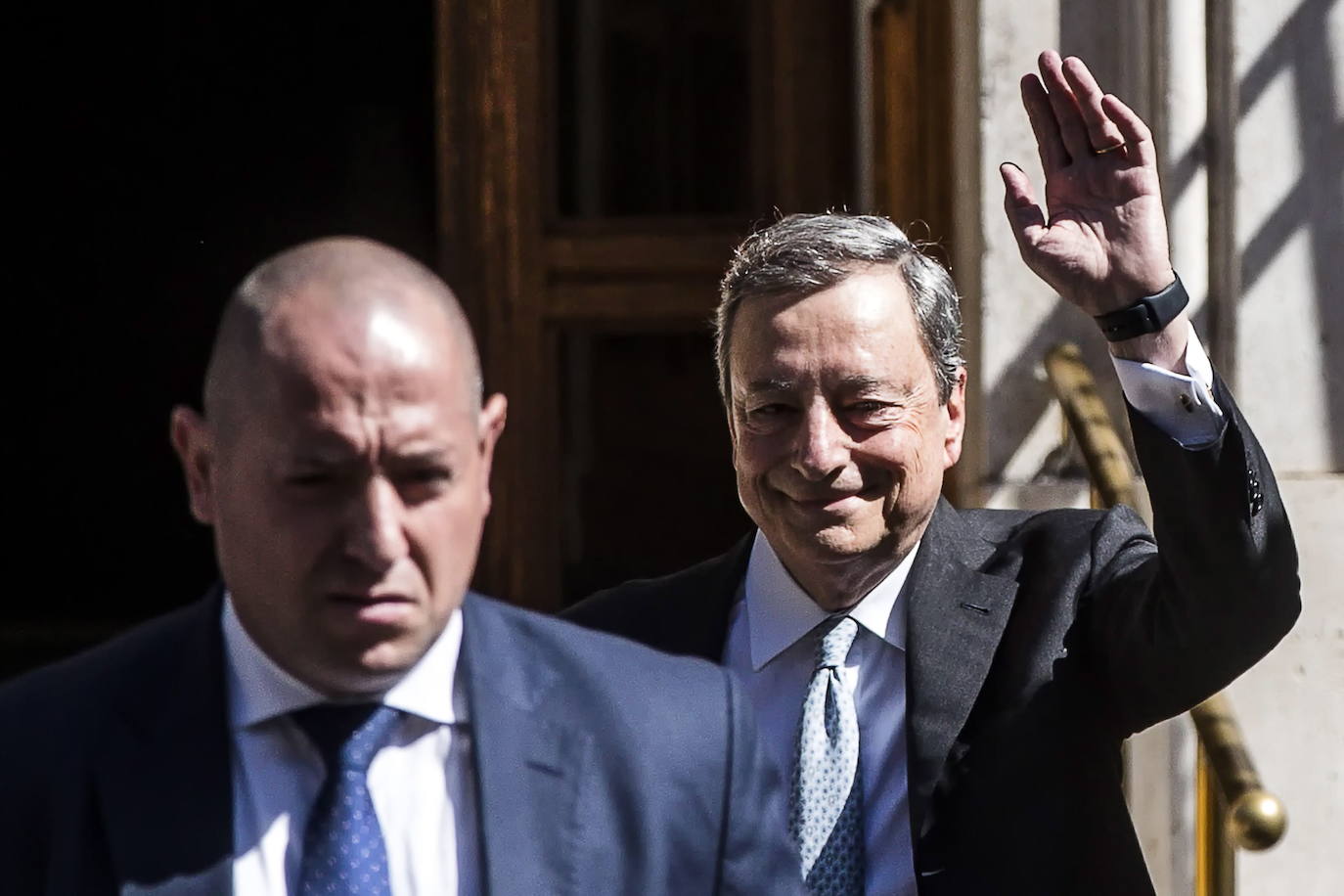 El primer ministro de Italia, Mario Draghi, a su llegada este jueves a Roma tras abandonar la cumbre de la OTAN