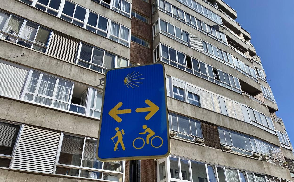 Imagen de una de las nuevas señales instaladas en la ciudad.