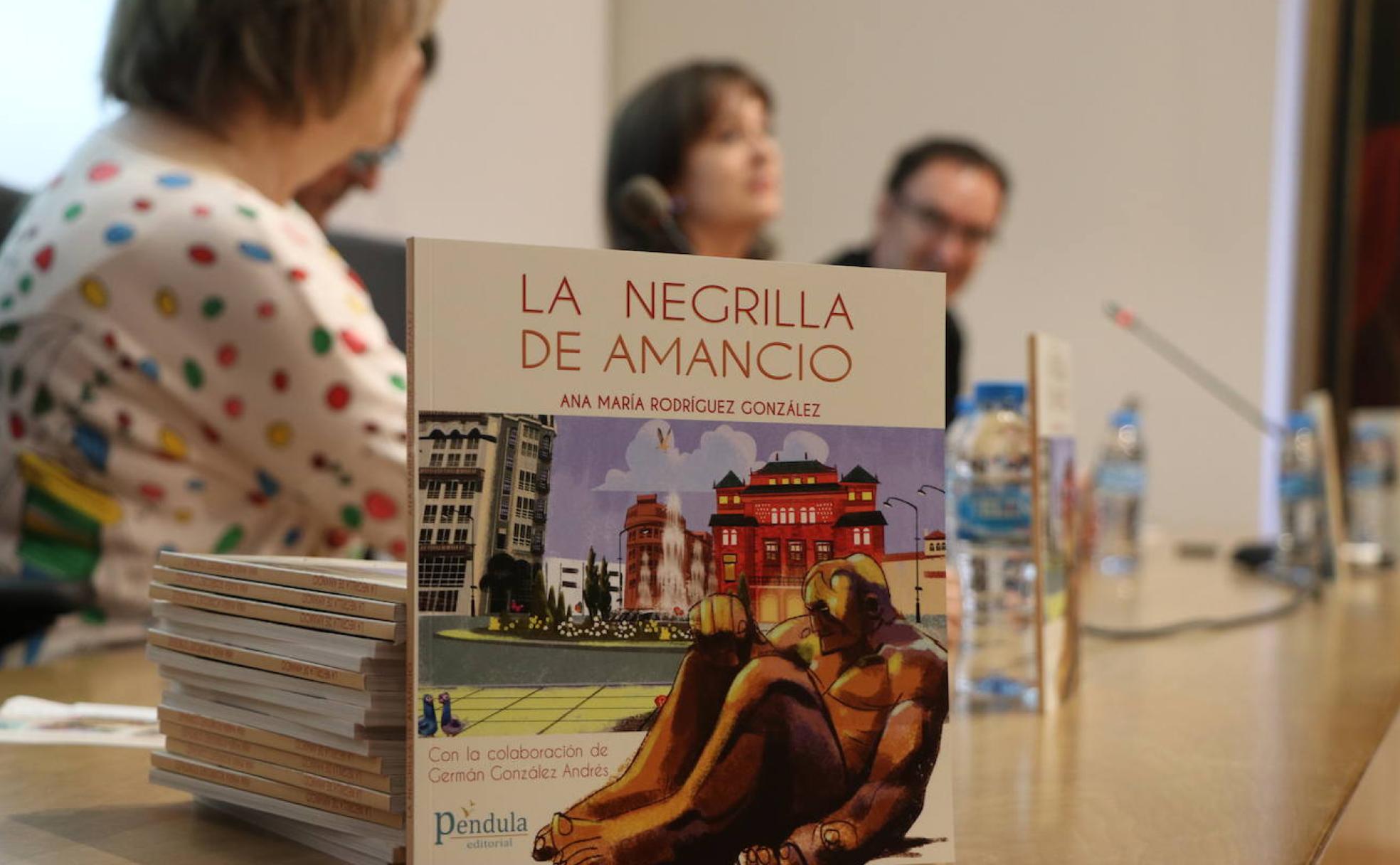 Presentación de la 'Negrilla de Amancio' y exposición de las obras más representativas del escultor leonés. 