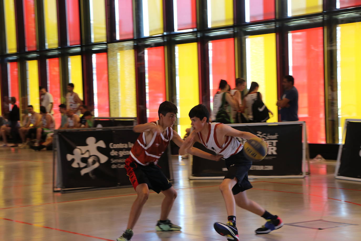 Imágenes de los encuentros del circuito 3X3 Street Basket Tour, celebrado en León. 