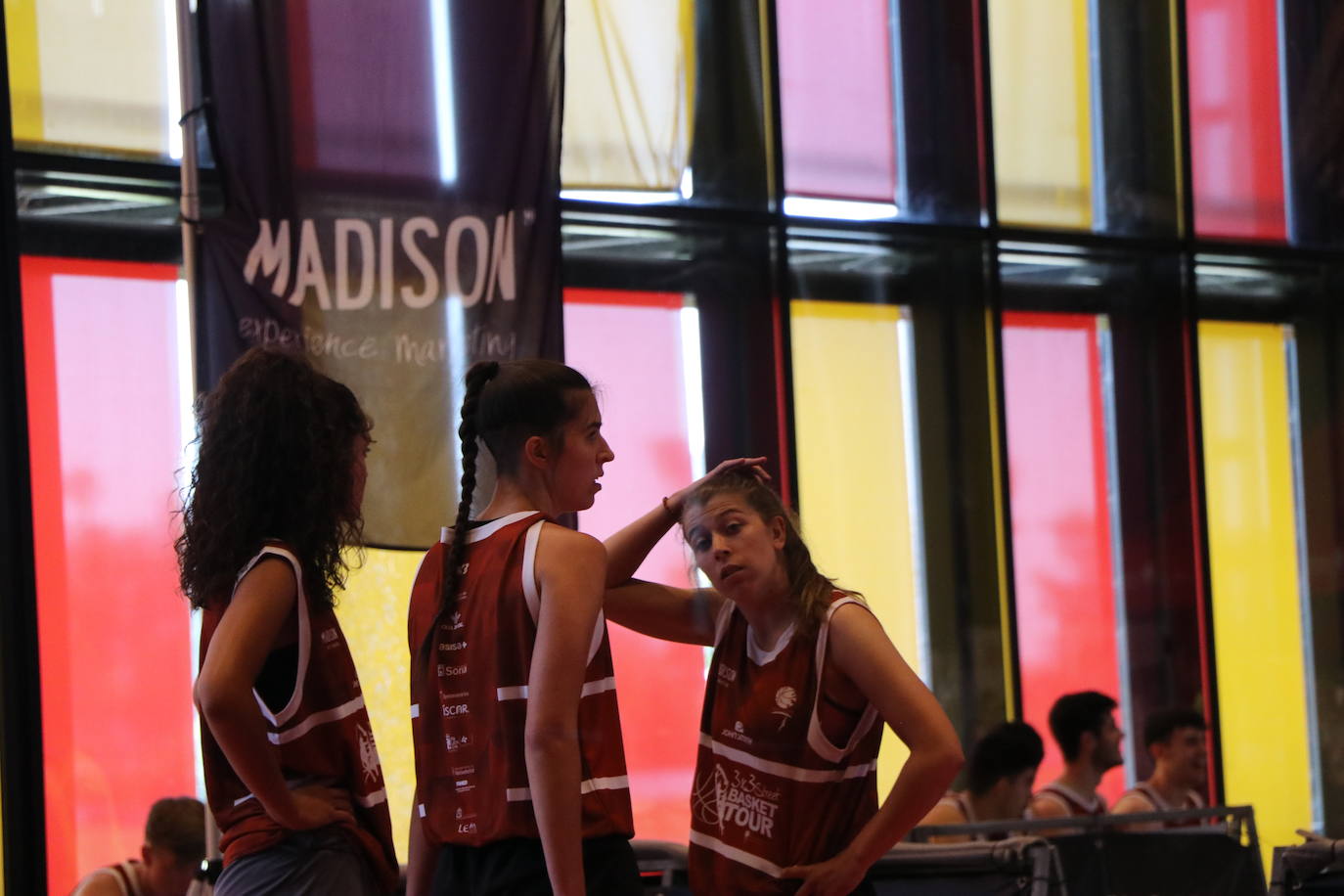 Imágenes de los encuentros del circuito 3X3 Street Basket Tour, celebrado en León. 