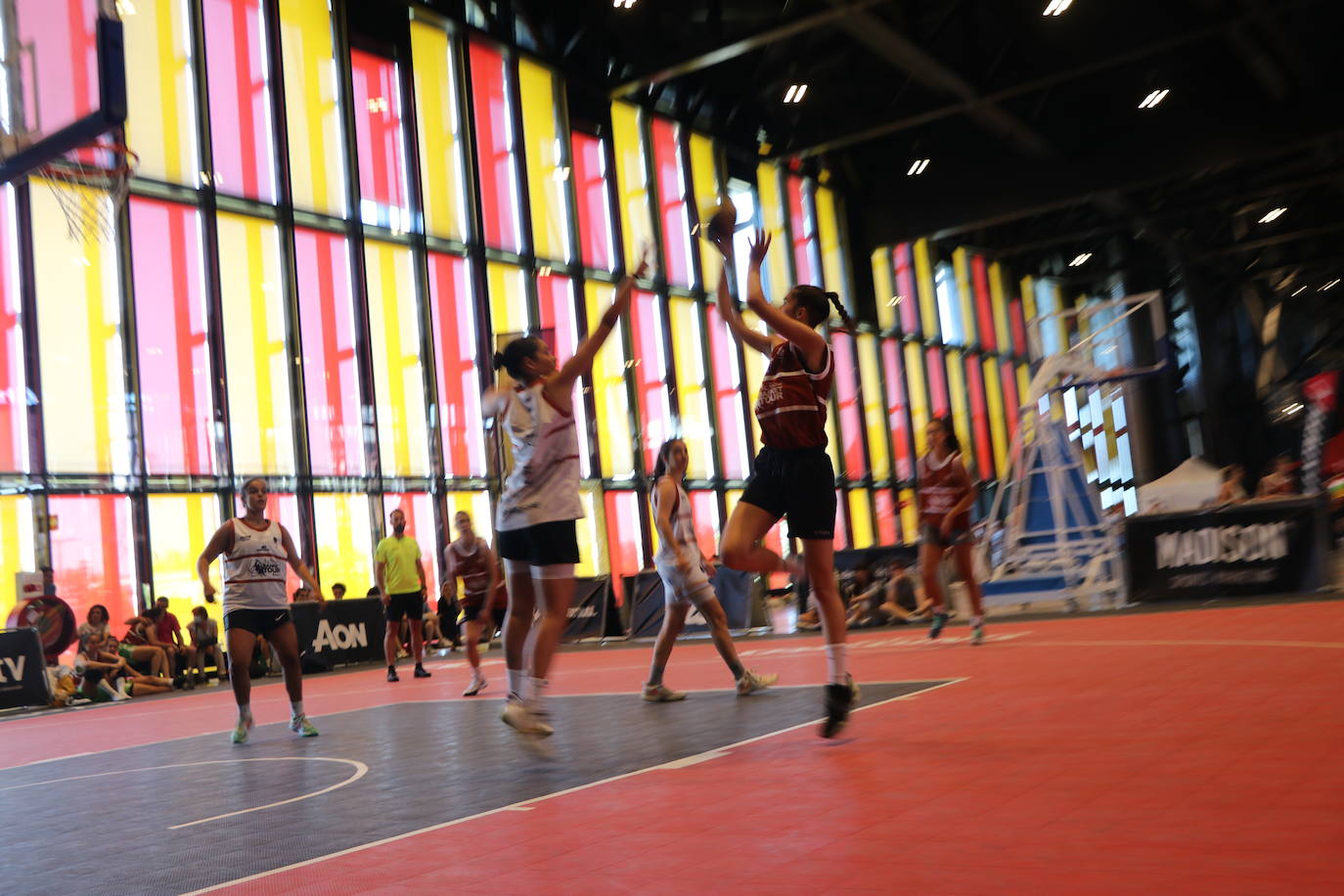 Imágenes de los encuentros del circuito 3X3 Street Basket Tour, celebrado en León. 