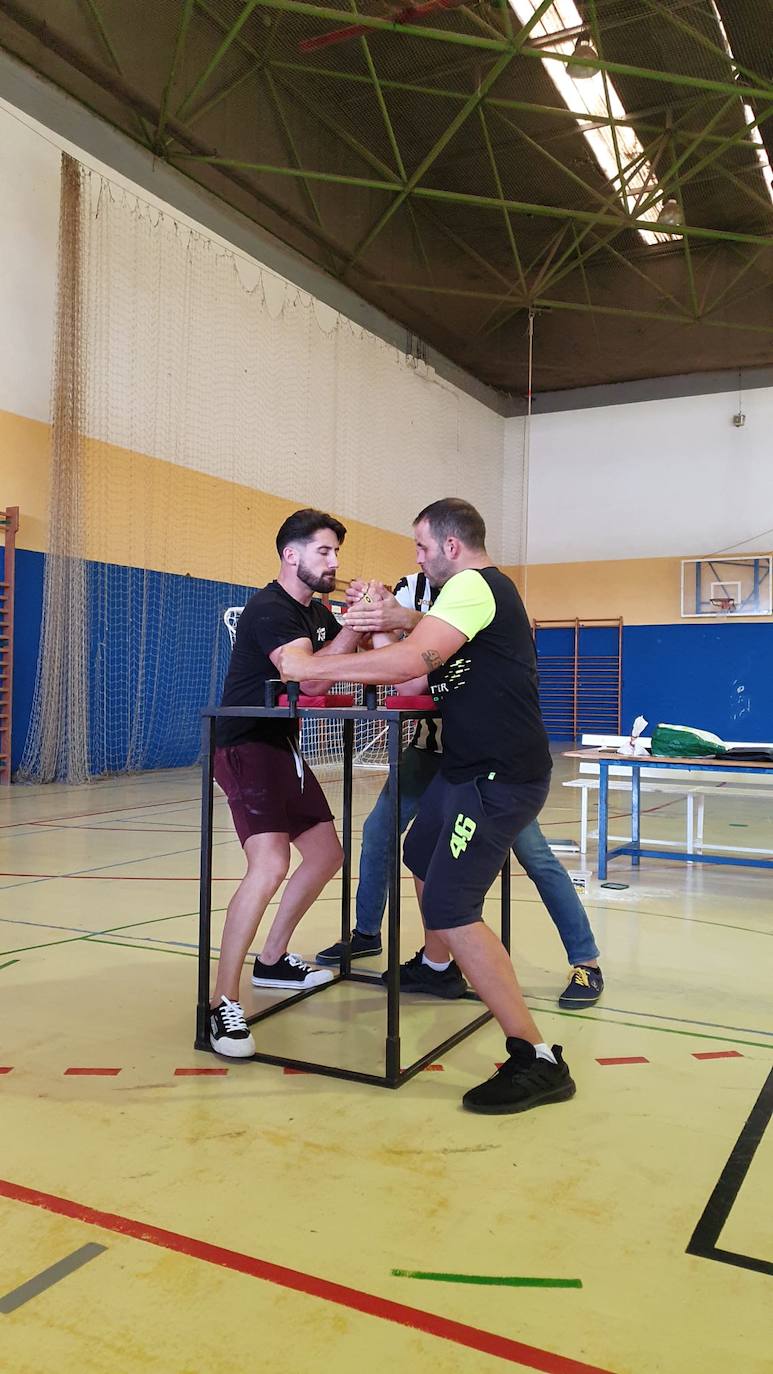 Fotos: Competición de pulsos en León