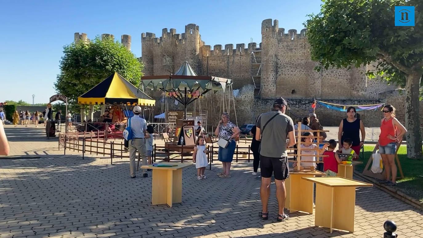 El entorno del Castillo de Coyanza regresa al Medievo con el Mercado Medieval que llena de turistas y puestos la localidad leonesa