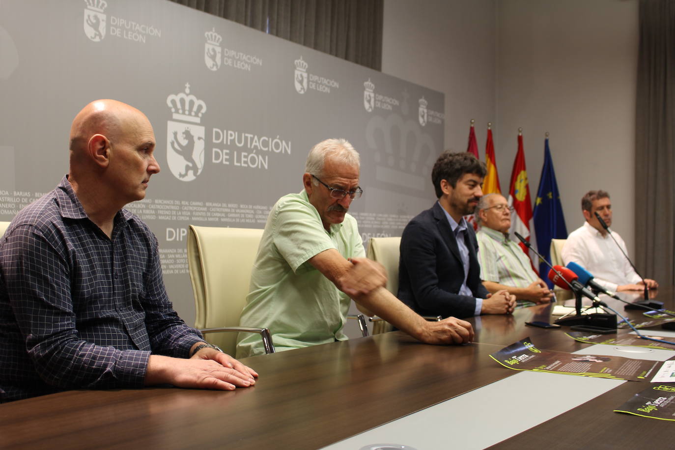 Actuaciones y presentación de la tercera edición 'Bajo Tierra'. 