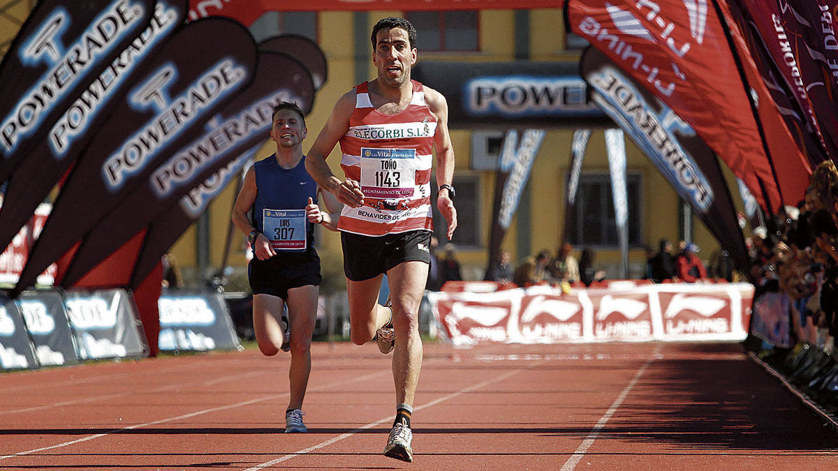 El reconoceido atleta de la localidad.