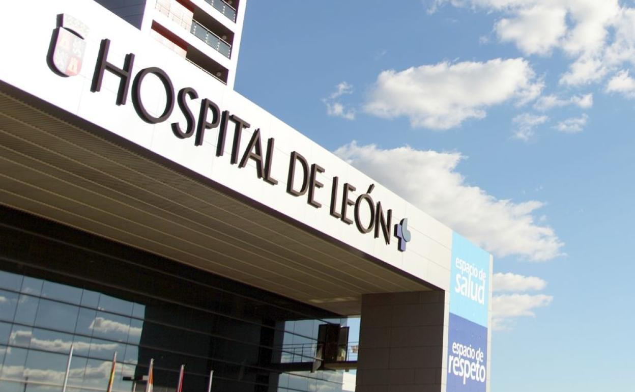 Fachada del hospital de León. 