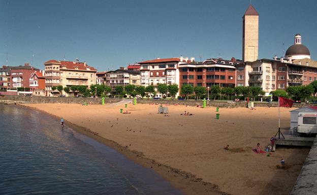 Playa de Las Arenas, en el municipio de Getxo, Bizkaia, País Vasco. 