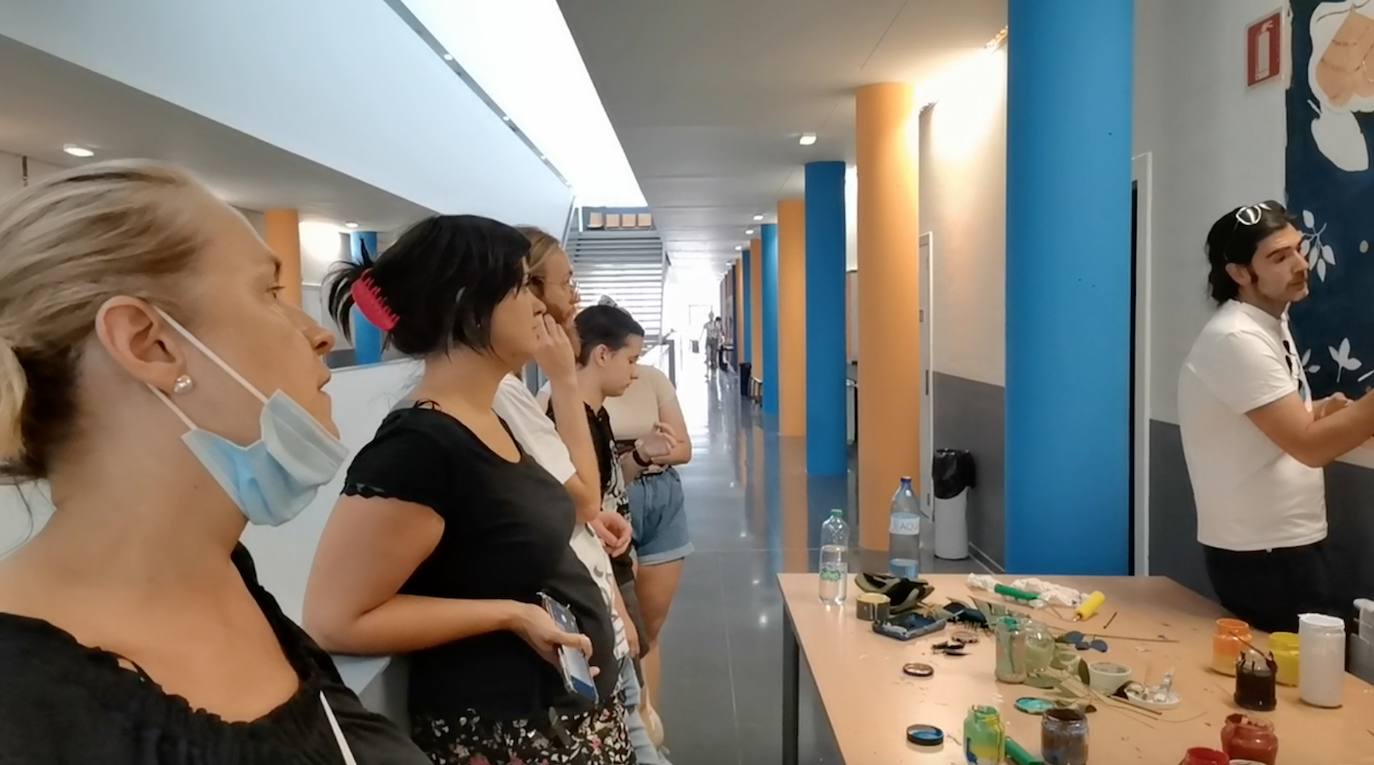 La actividad ha servido como sesión final de BioArt, una iniciativa entre Biología y Arte