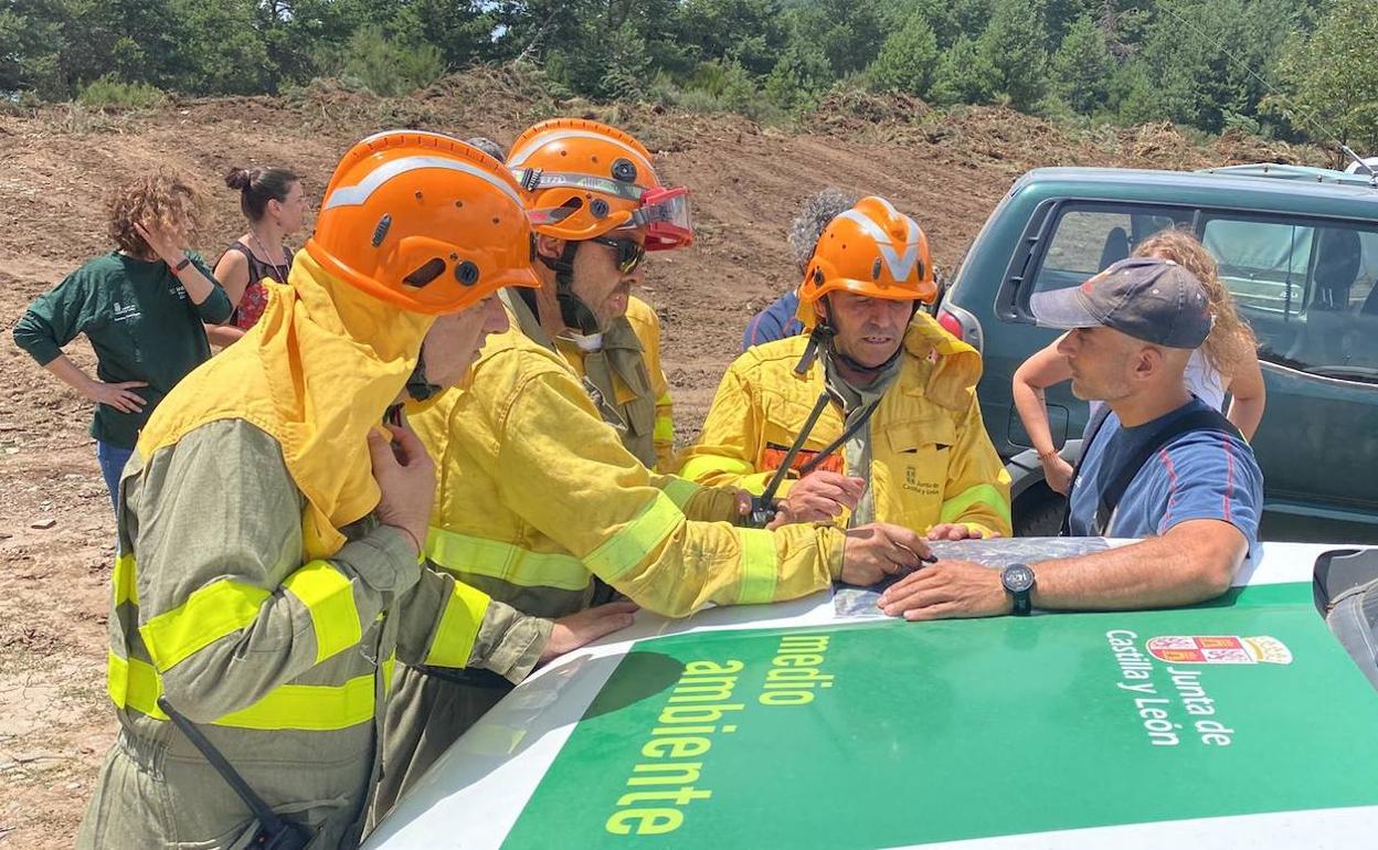 La Junta llama a la «precaución» y la «solidaridad» con los miembros del operativo contra incendios