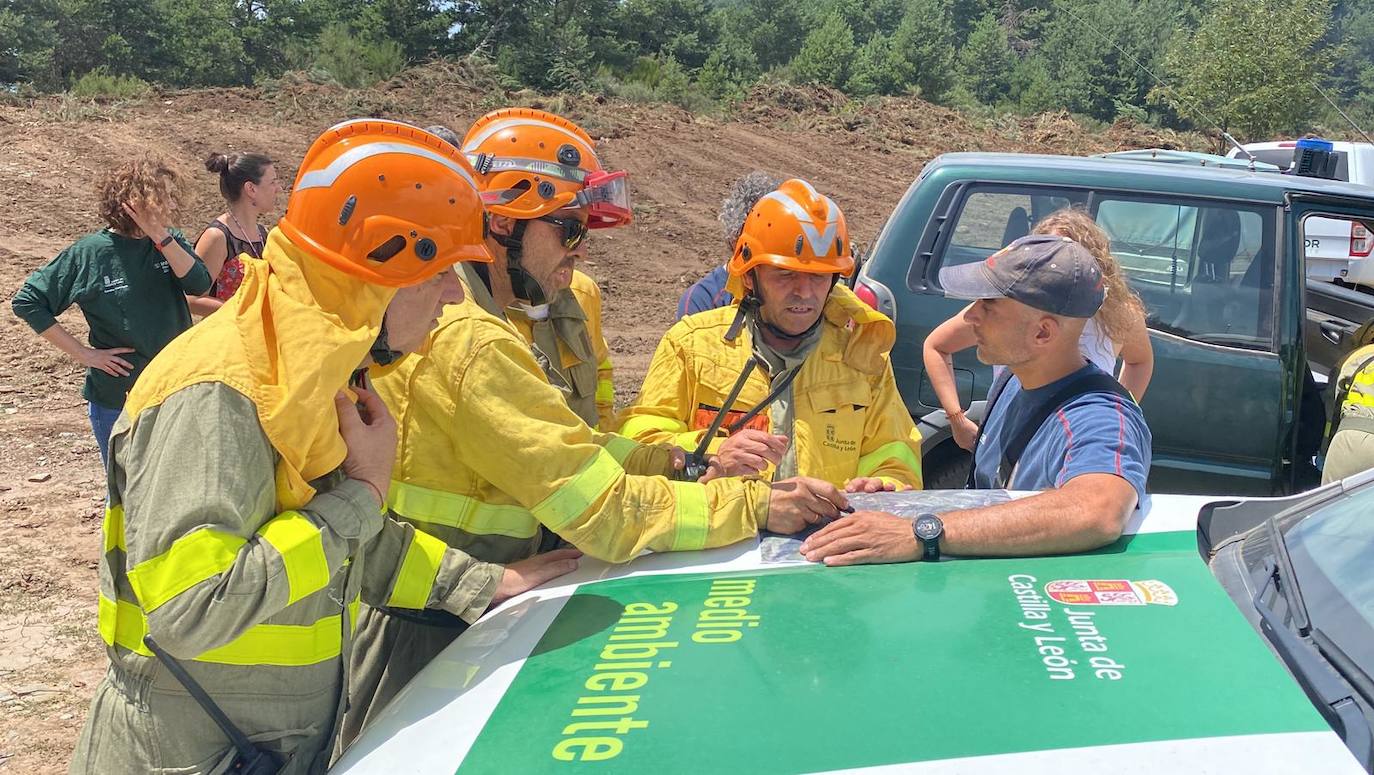 Fotos: Incendio forestal en Montes