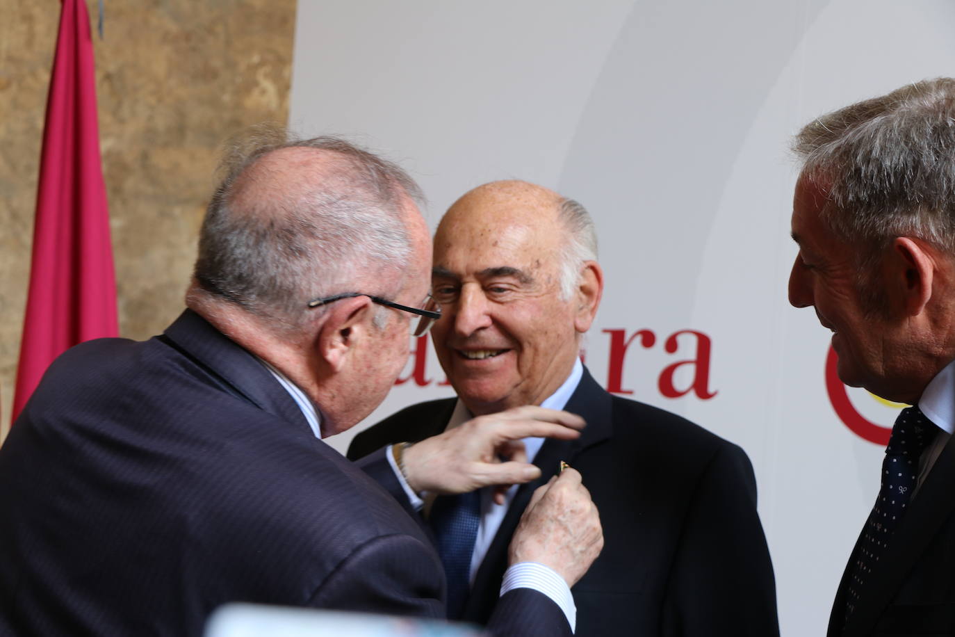 Fotos: Medalla de oro de la Cámara de Comercio a Manuel Lamelas