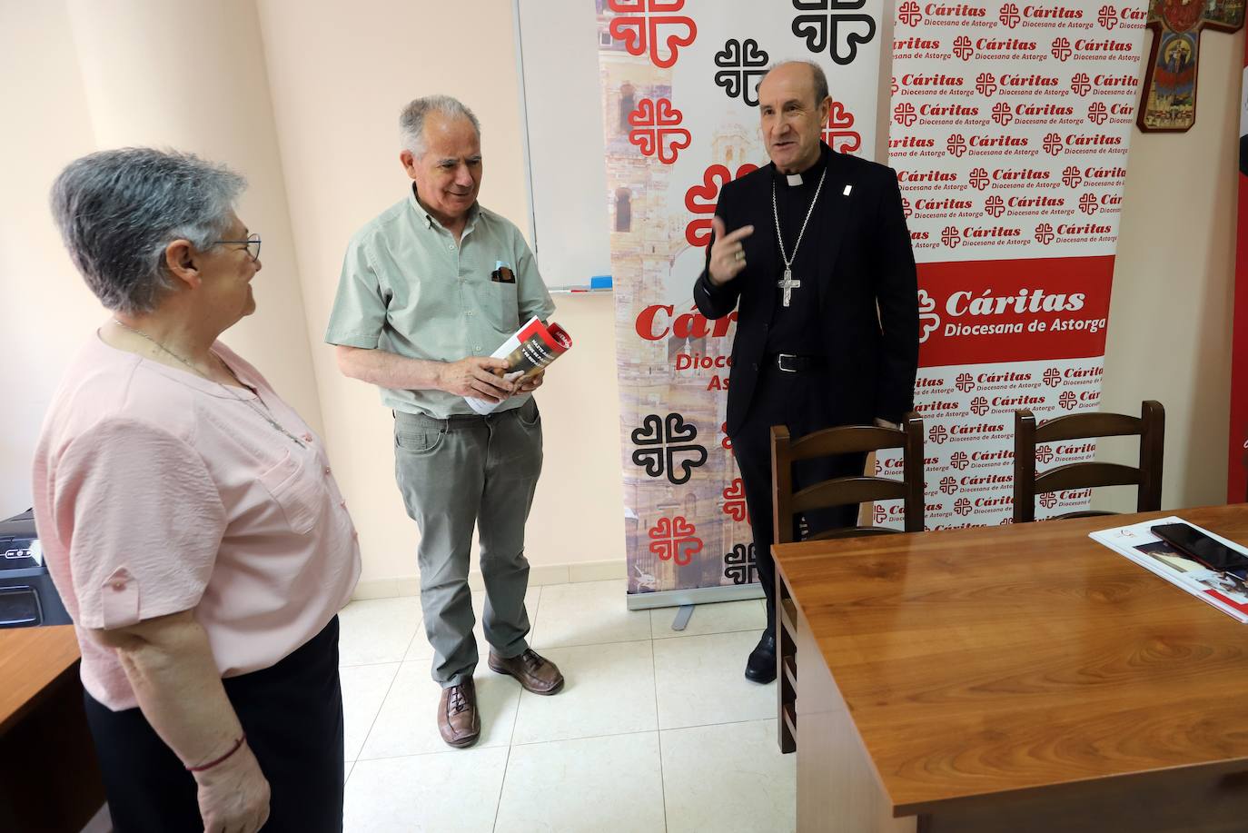 Presentación del balance económico de Cáritas Astorga que ayudó a más de 7500 personas en 2021. 