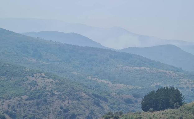 Los pueblos afectados por el incendio de San Adrián fuera de peligro, por el momento 