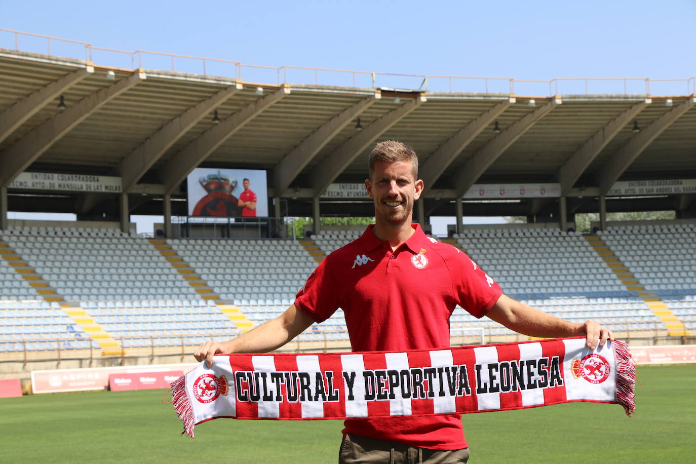 Presentación de Tarsi Aguado, como nuevo jugador de la Cultural Leonesa. 