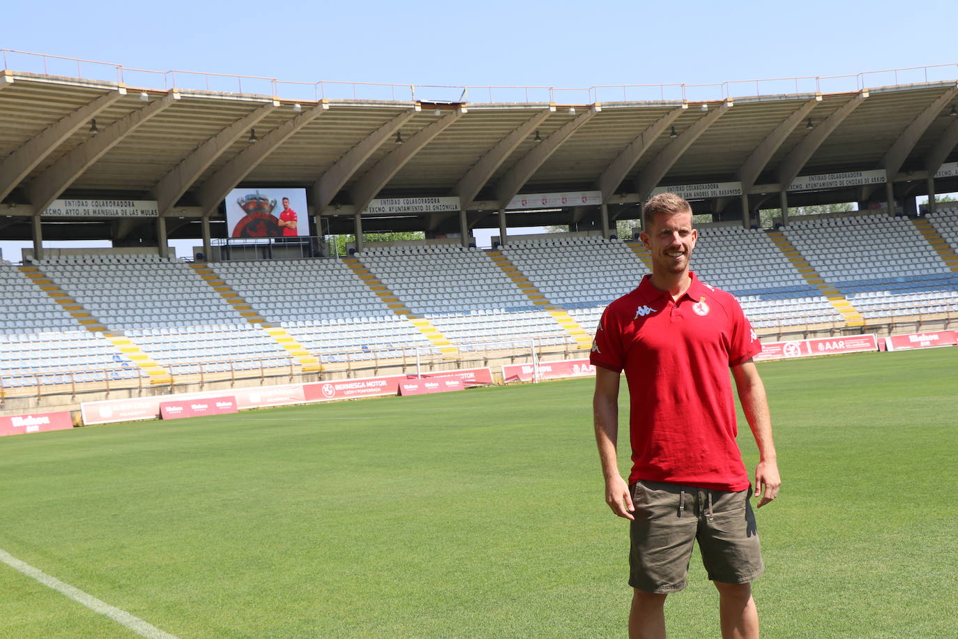 Presentación de Tarsi Aguado, como nuevo jugador de la Cultural Leonesa. 