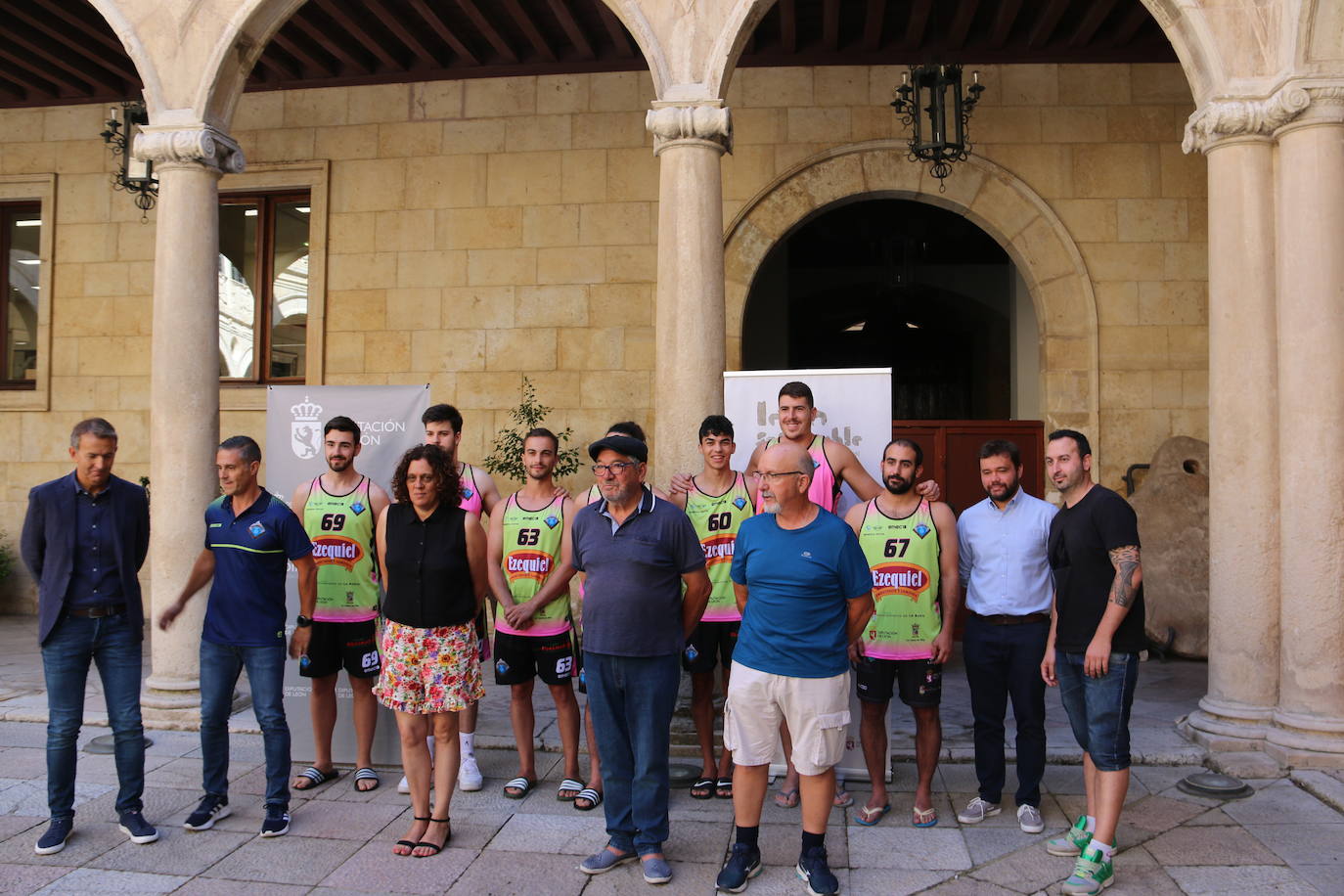 Fotos: Presentación del I Torneo de Balonmano Playa en Llanos de Alba