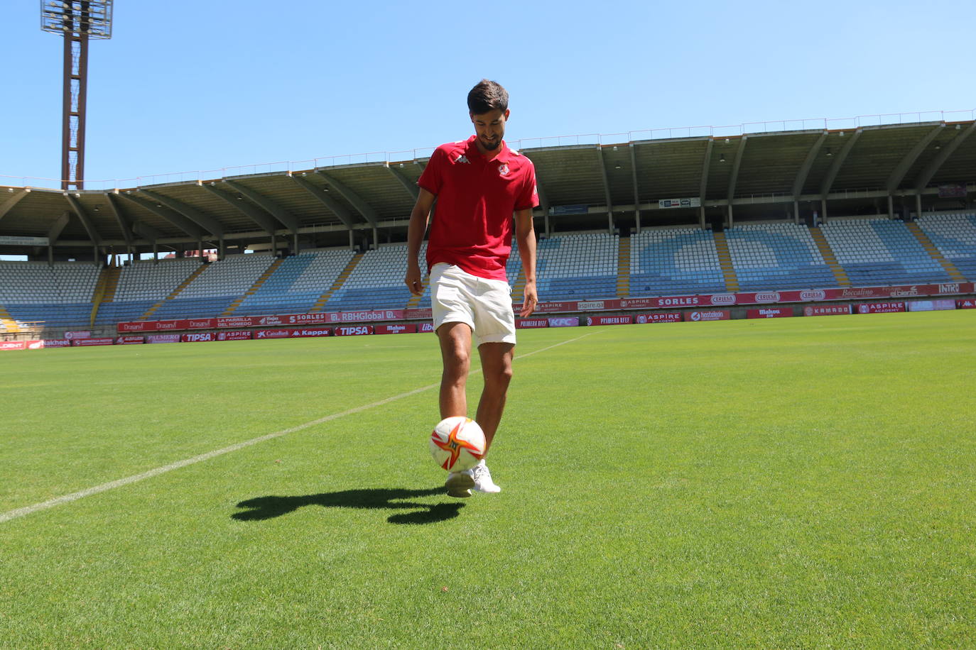 Pablo Trigueros en su presentación con la Cultural y Deportiva Leonesa. 