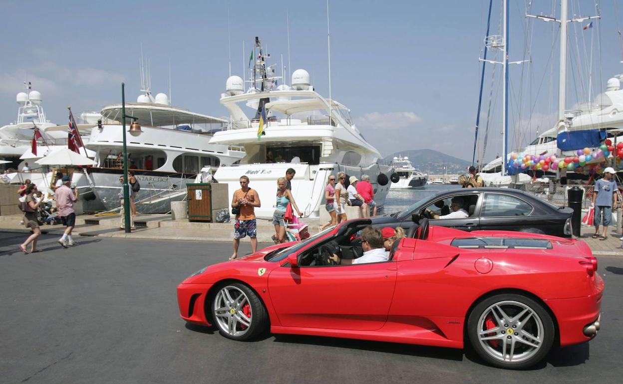 Yates y vehículos de lujo en Marbella. 