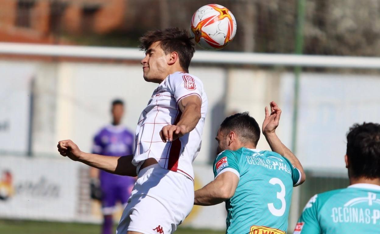 Uno de los jugadores del Júpiter Leonés durante un momento de la pasada campaña.